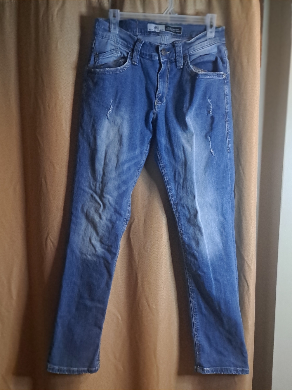 Rock & Republic Men’s Slim Distressed Blue Jeans